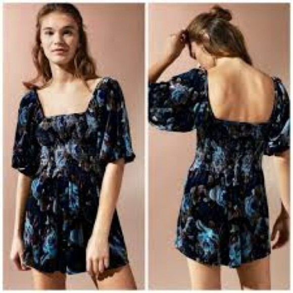 Urban Outfitter Patsy Smocked Velvet Floral Romper Size XS - Picture 11 of 13